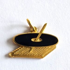 Vintage charm pen paper penmanship black enamel gold tone pendant